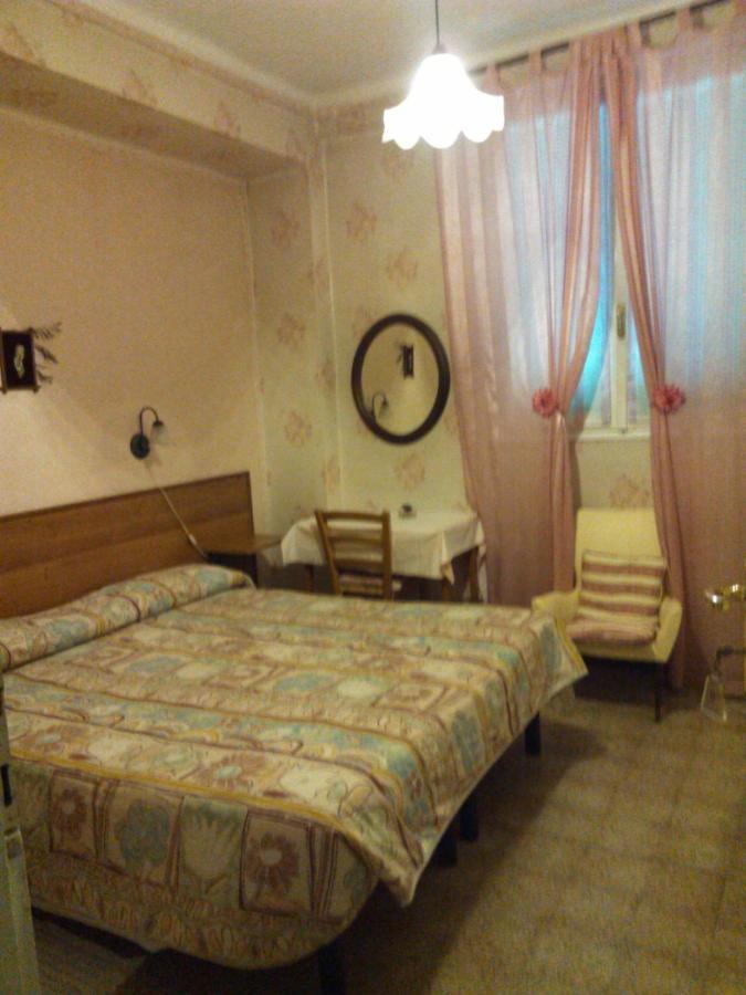 Pensione Santachiara Sanremo Exterior foto